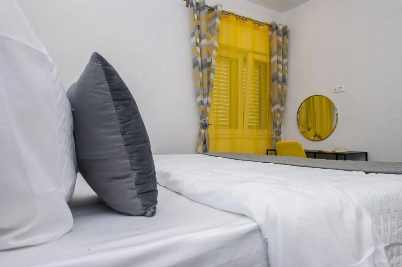 Apartment Lux Elba Kaštela 0*,