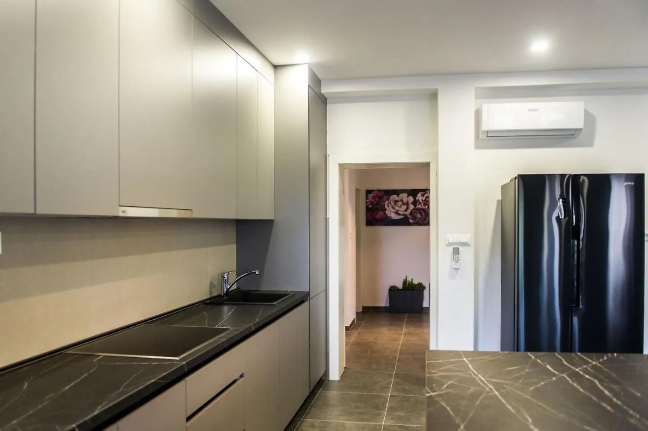Apartment Lux Elba Kaštela
