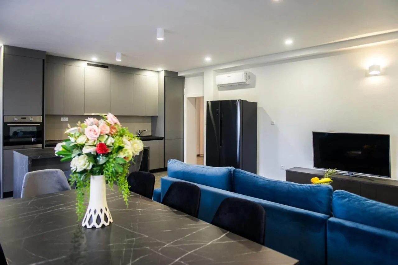 Apartment Lux Elba Kastela 0*,